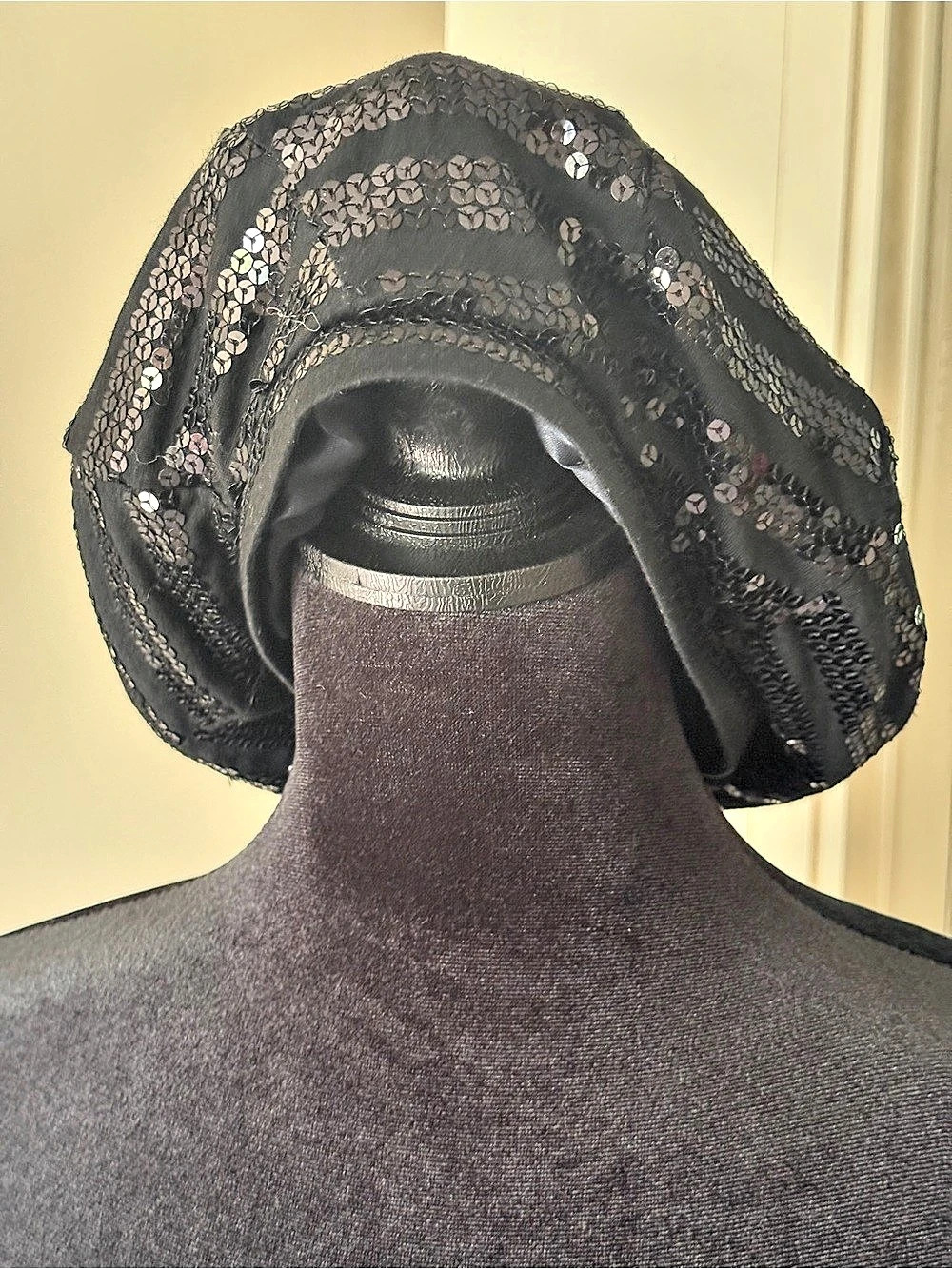Augusto Women's Black Sequin Hat